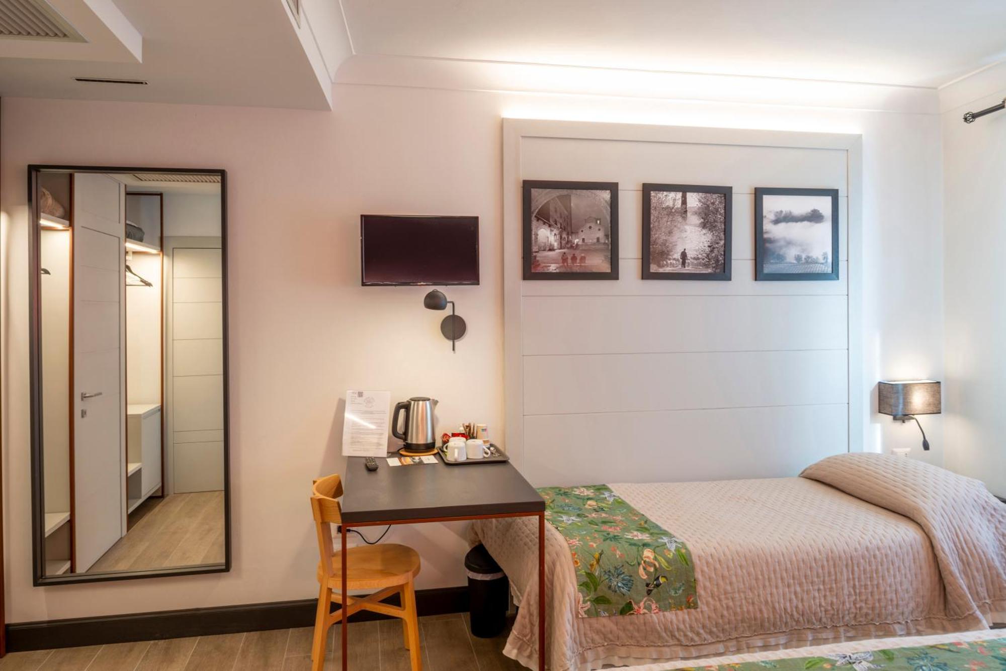 Duccio Nacci Rooms- Guesthouse San Gimignano Buitenkant foto